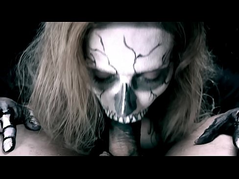 ❤️ ʻO ke kaikamahine daimonio e omo ana i ka moa me kona waha ʻeleʻele a me ka ʻai ʻana. ️ Russian porn ma porn haw.sexonfire.ru ❌️❤
